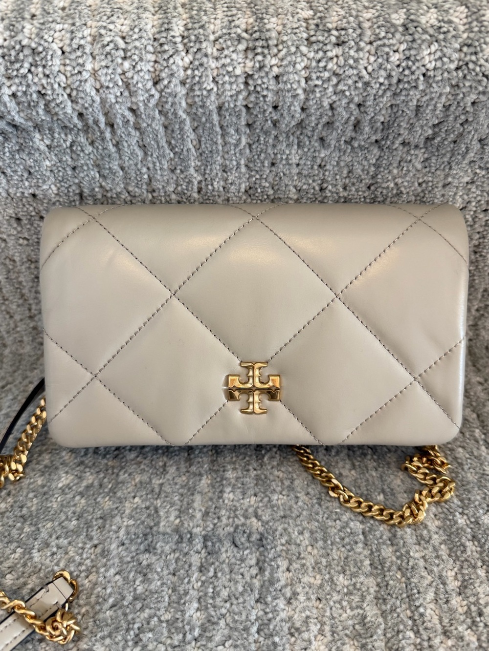 Tory Burch Kira Diamond Quilt Crossbody in Light Stone